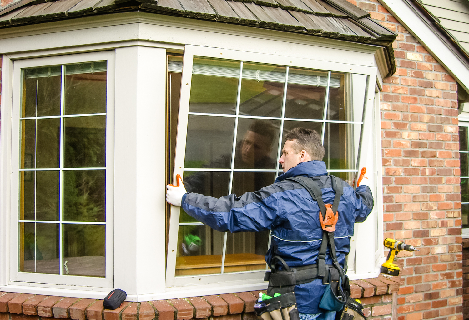REPUTABLE Window and Screen Repair Business